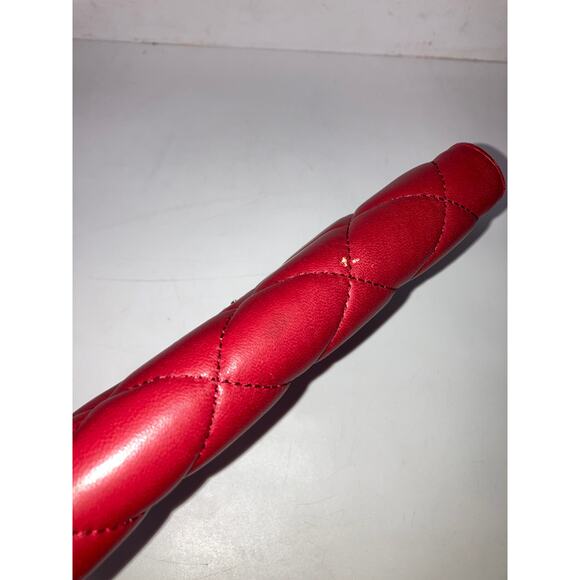 MICHAEL KORS, LARGE RED LEATHER QUILTED ZIP AROUND WALELT - Picture 7 of 16